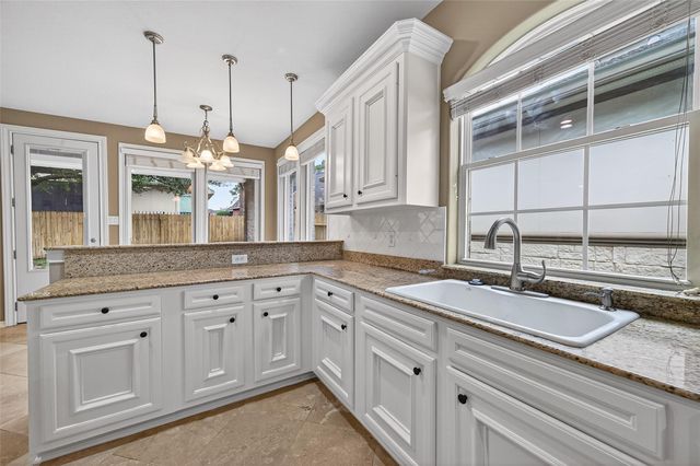 15 Wick Willow Road, Montgomery, TX 77356