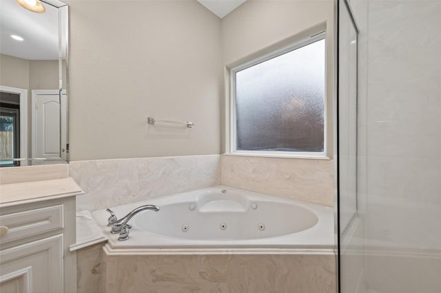 15 Wick Willow Road, Montgomery, TX 77356