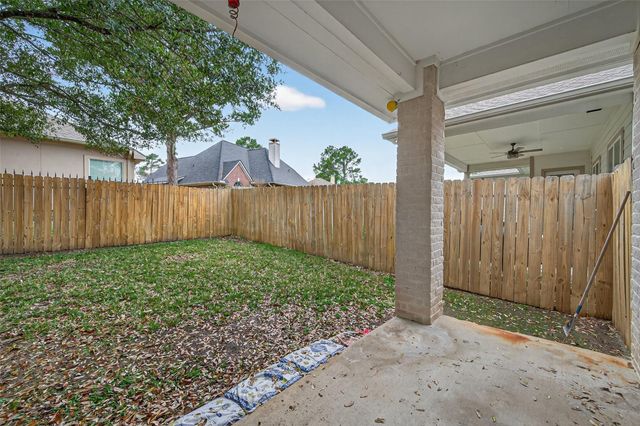 15 Wick Willow Road, Montgomery, TX 77356