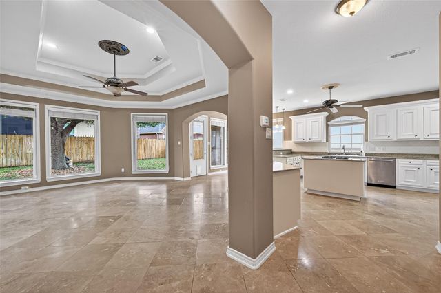 15 Wick Willow Road, Montgomery, TX 77356