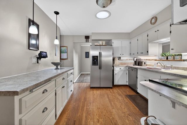 N2W27268 Lyles DRIVE, Waukesha, WI 53188