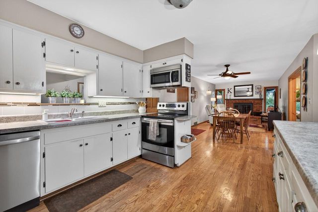 N2W27268 Lyles DRIVE, Waukesha, WI 53188