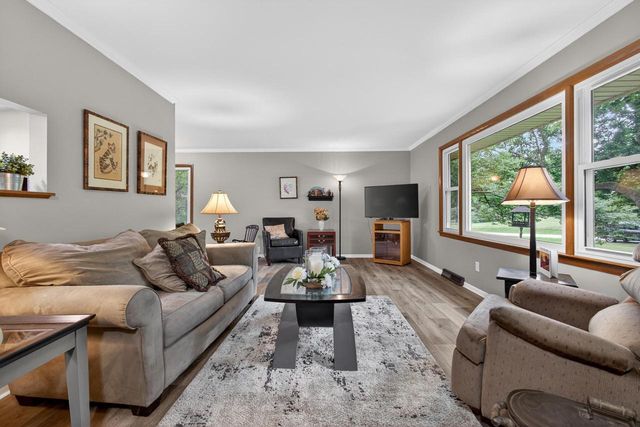 N2W27268 Lyles DRIVE, Waukesha, WI 53188
