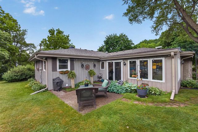 N2W27268 Lyles DRIVE, Waukesha, WI 53188