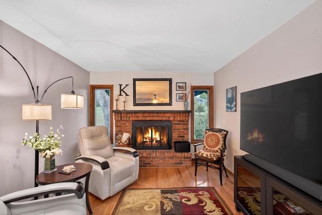 N2W27268 Lyles DRIVE, Waukesha, WI 53188
