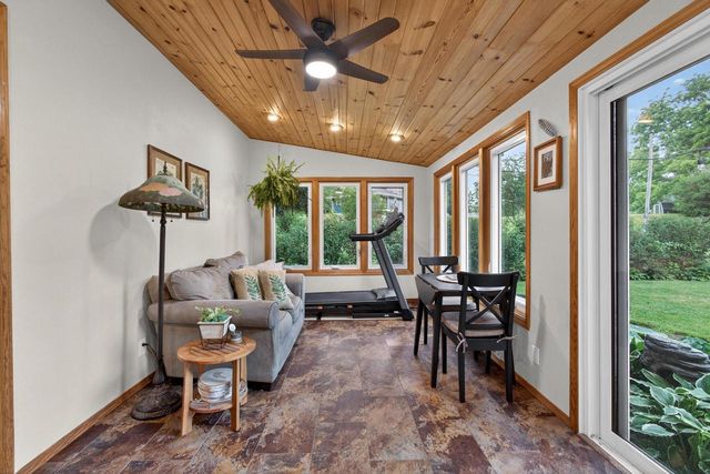 N2W27268 Lyles DRIVE, Waukesha, WI 53188