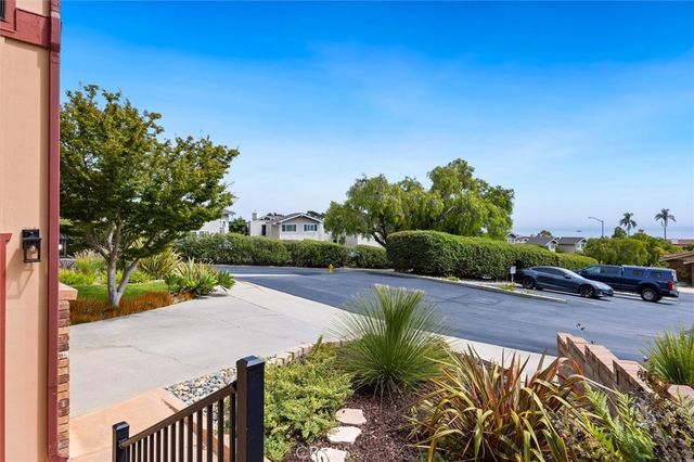 105 Park Pl, Pismo Beach, CA 93449