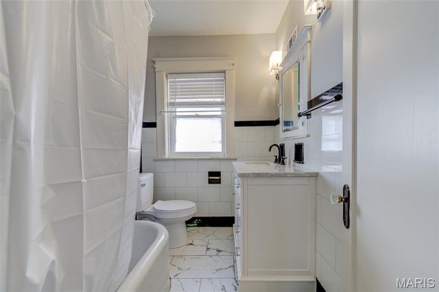 743 Dover Place, St Louis, MO 63111