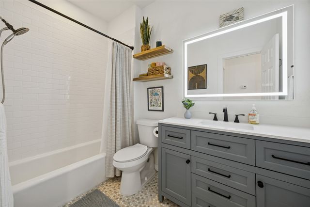 2550 Wedglea Drive, Dallas, TX 75211