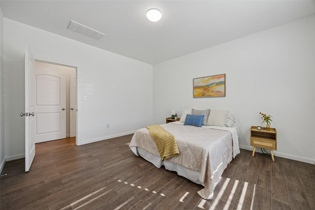 2550 Wedglea Drive, Dallas, TX 75211