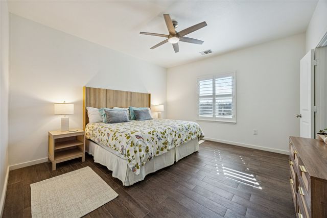 2550 Wedglea Drive, Dallas, TX 75211