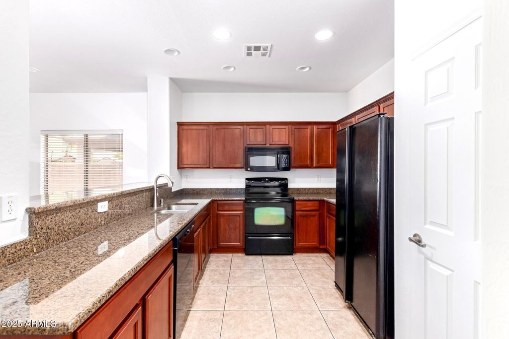 Image 17 of property listing at 4246 E COTTON Court, Gilbert, AZ 85234