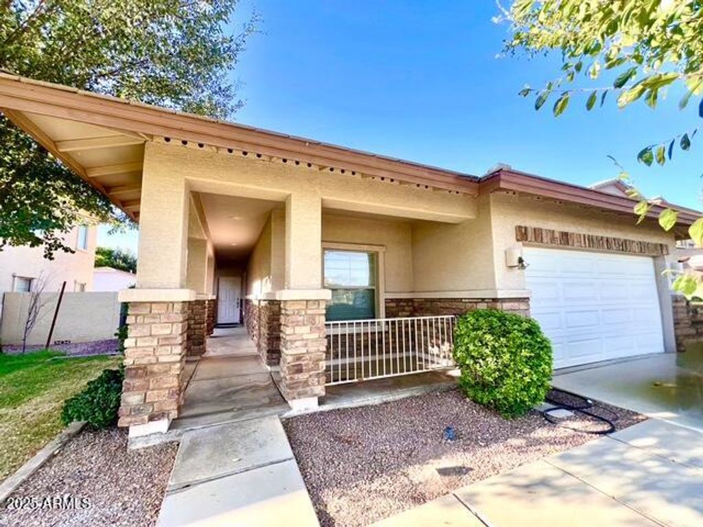 Image 7 of property listing at 4246 E COTTON Court, Gilbert, AZ 85234