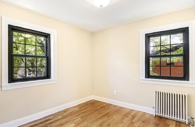 7740 Main St Apt 3B, New York City, NY 11367