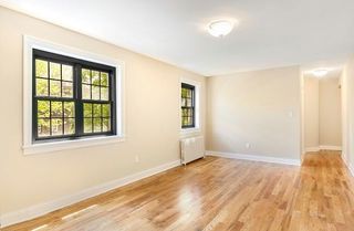 7740 Main St Apt 3B, New York City, NY 11367