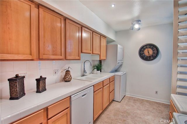 4915 Tyrone 221, Sherman Oaks, CA 91423