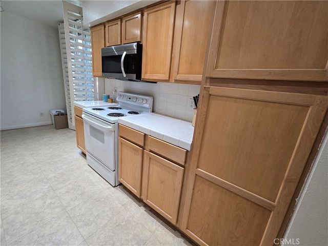 4915 Tyrone 221, Sherman Oaks, CA 91423