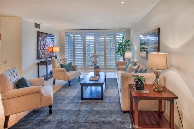 4915 Tyrone 221, Sherman Oaks, CA 91423