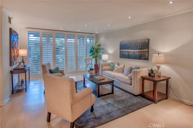 4915 Tyrone 221, Sherman Oaks, CA 91423