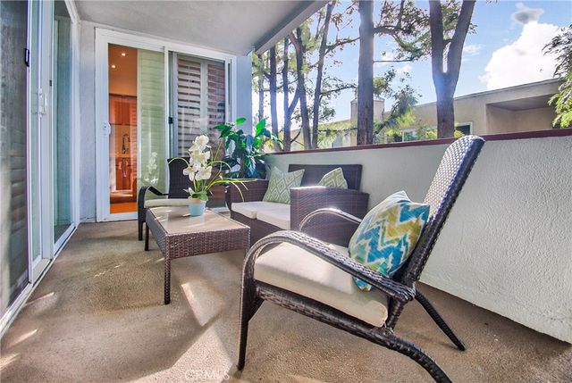 4915 Tyrone 221, Sherman Oaks, CA 91423