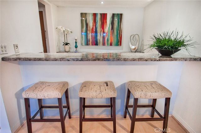 4915 Tyrone 221, Sherman Oaks, CA 91423