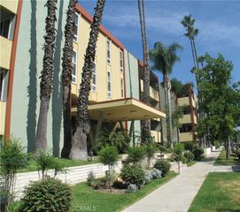 4915 Tyrone 221, Sherman Oaks, CA 91423
