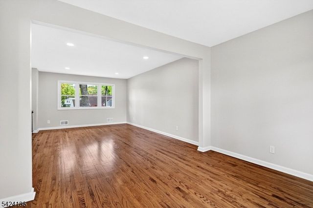 47 La Grande Ave, Fanwood Boro, NJ 07023