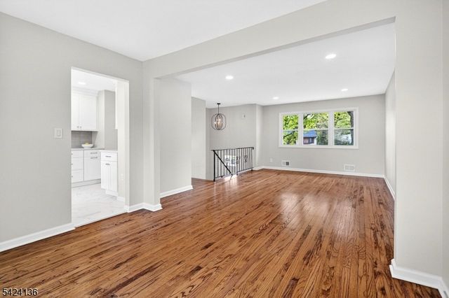 47 La Grande Ave, Fanwood Boro, NJ 07023