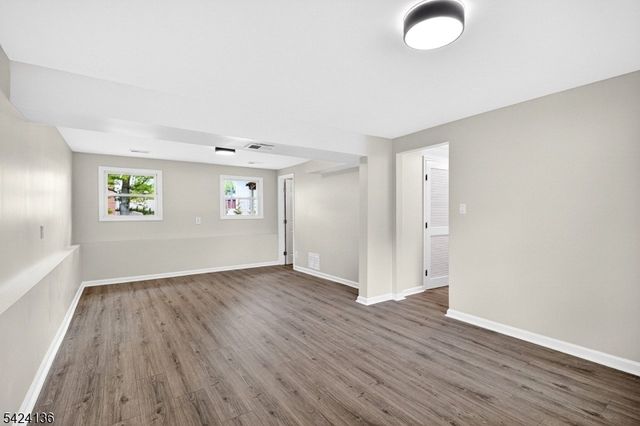 47 La Grande Ave, Fanwood Boro, NJ 07023
