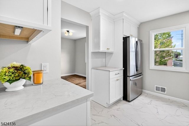 47 La Grande Ave, Fanwood Boro, NJ 07023