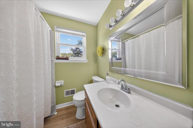 1 NOBLE LN, Newark, DE 19713