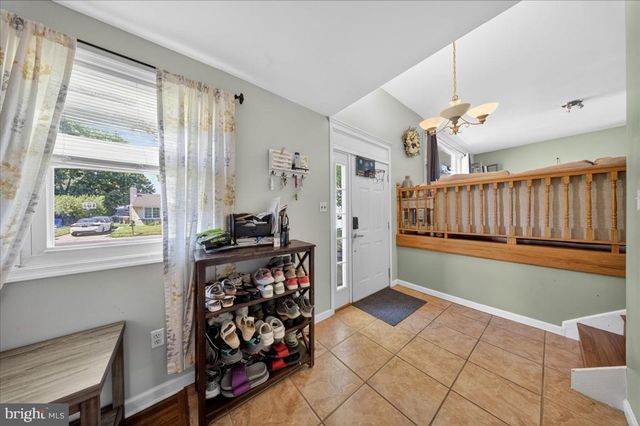 1 NOBLE LN, Newark, DE 19713