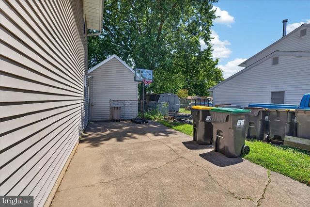 1 NOBLE LN, Newark, DE 19713