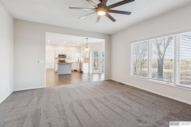 2014 S 199th Street, Omaha, NE 68130