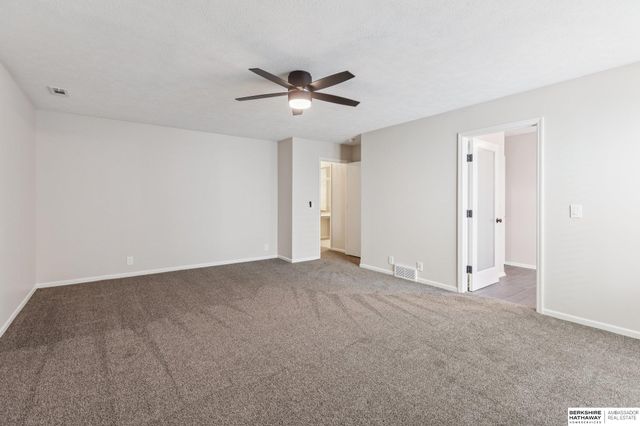 2014 S 199th Street, Omaha, NE 68130