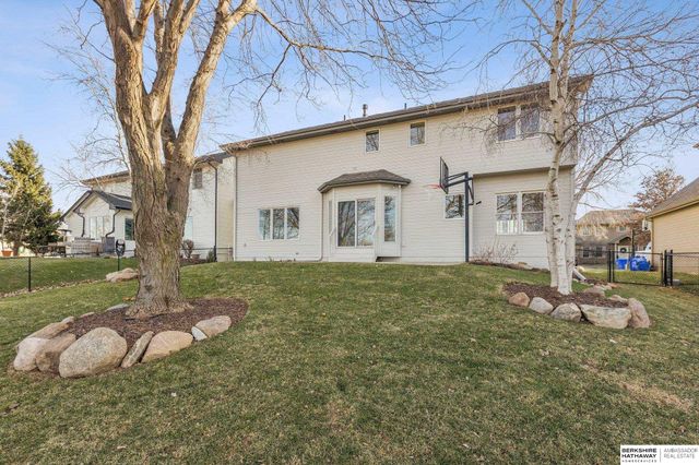 2014 S 199th Street, Omaha, NE 68130