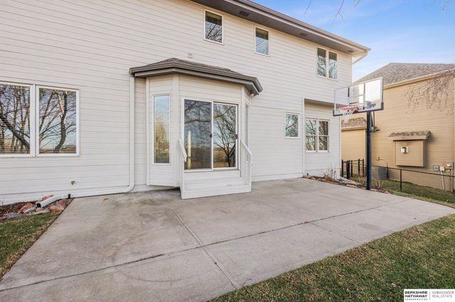 2014 S 199th Street, Omaha, NE 68130