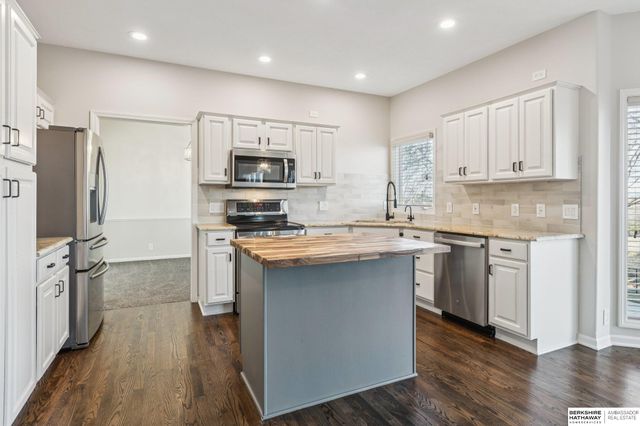 2014 S 199th Street, Omaha, NE 68130