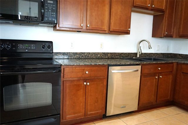 316 34TH AVENUE N, St Petersburg, FL 33704