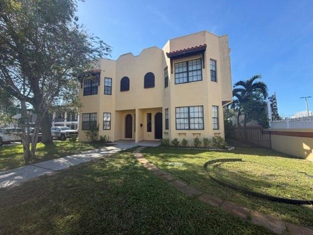 316 34TH AVENUE N, St Petersburg, FL 33704