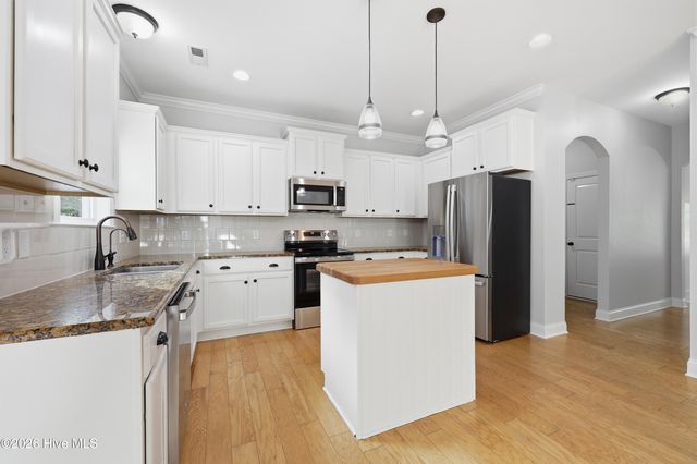 275 Mimosa Drive, Sneads Ferry, NC 28460