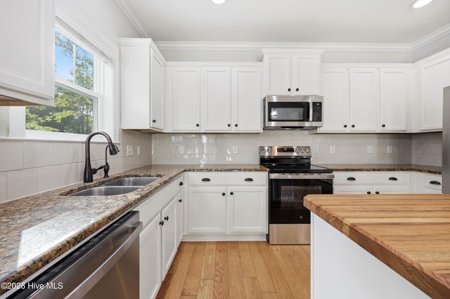 275 Mimosa Drive, Sneads Ferry, NC 28460