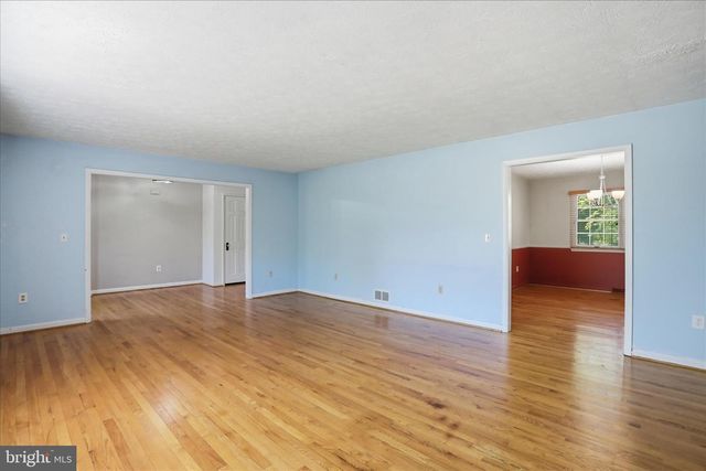 107 OAK RIDGE DR, Stephens City, VA 22655