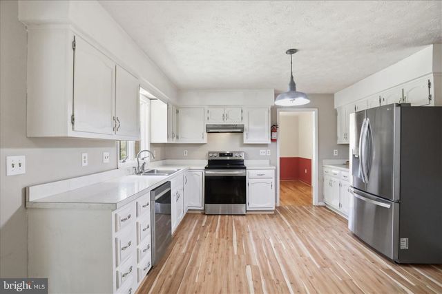 107 OAK RIDGE DR, Stephens City, VA 22655