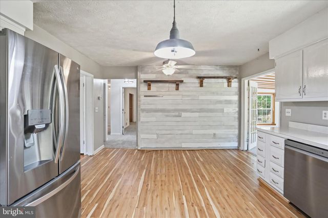 107 OAK RIDGE DR, Stephens City, VA 22655