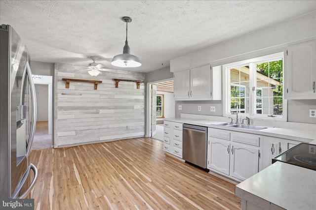 107 OAK RIDGE DR, Stephens City, VA 22655