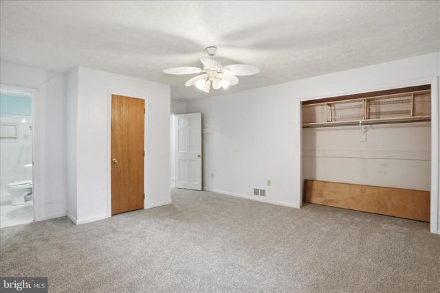 107 OAK RIDGE DR, Stephens City, VA 22655