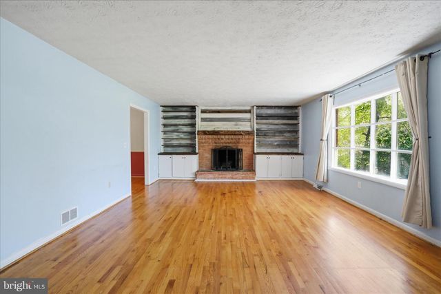 107 OAK RIDGE DR, Stephens City, VA 22655
