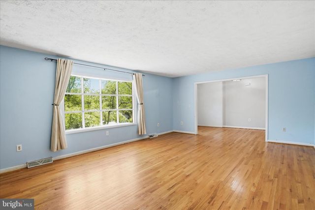 107 OAK RIDGE DR, Stephens City, VA 22655