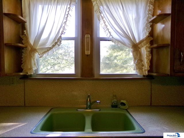 112 N Madison Avenue, Plymouth, NE 68424